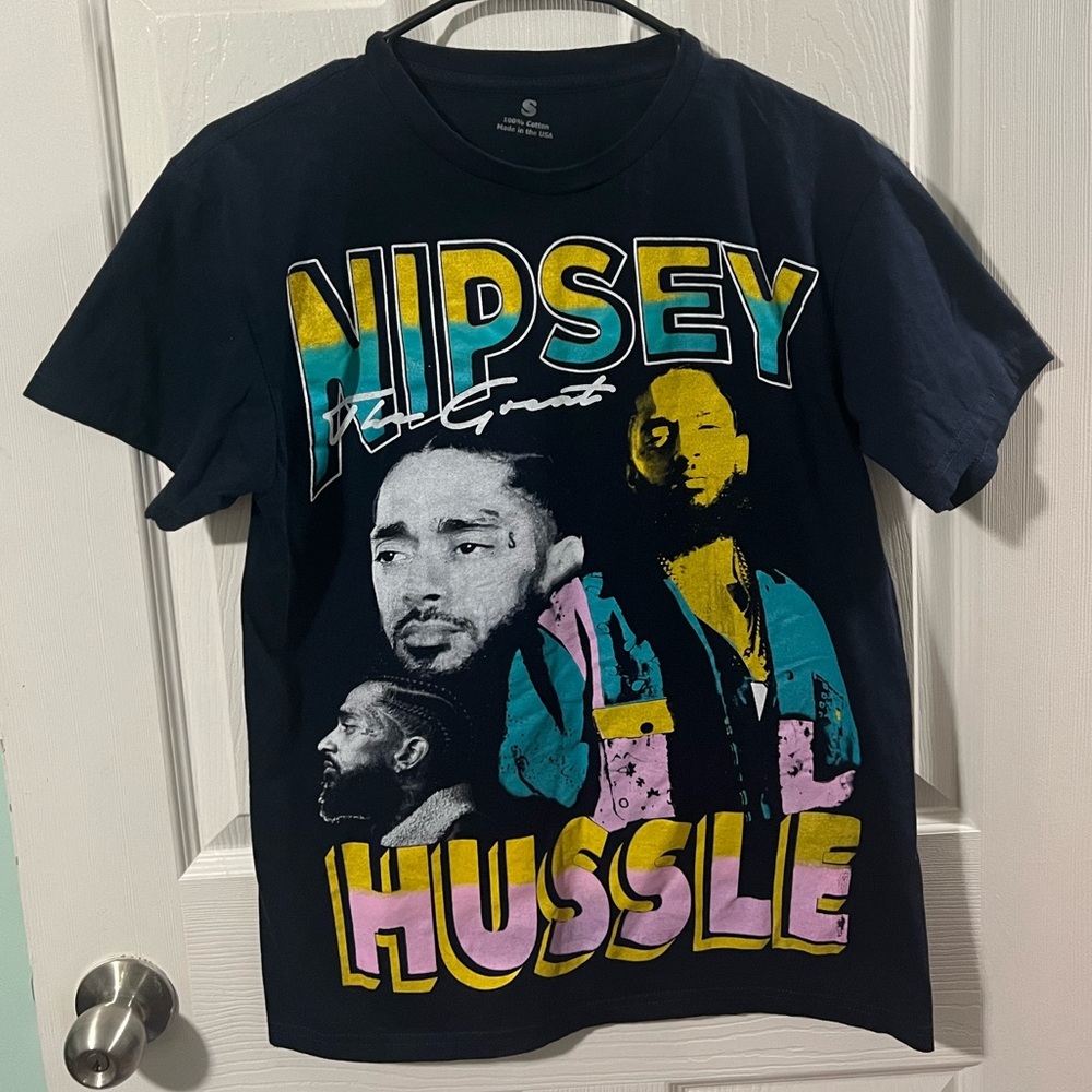 The Great Nipsey Hussle Modern Rap Tee T-Shirt, dark blue. Size S,